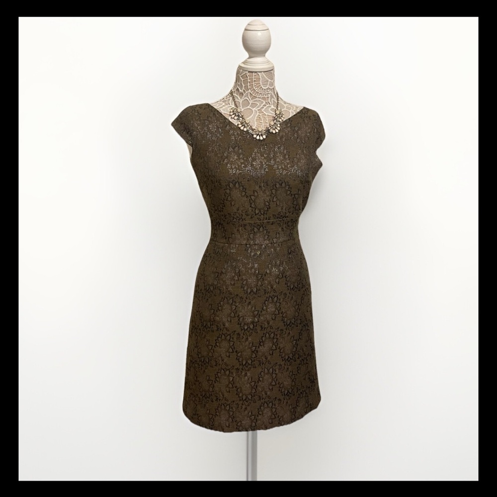 Tocca Dress Size 2 Knee Length Capped Sleeves V-Neck Side Zipper Designer